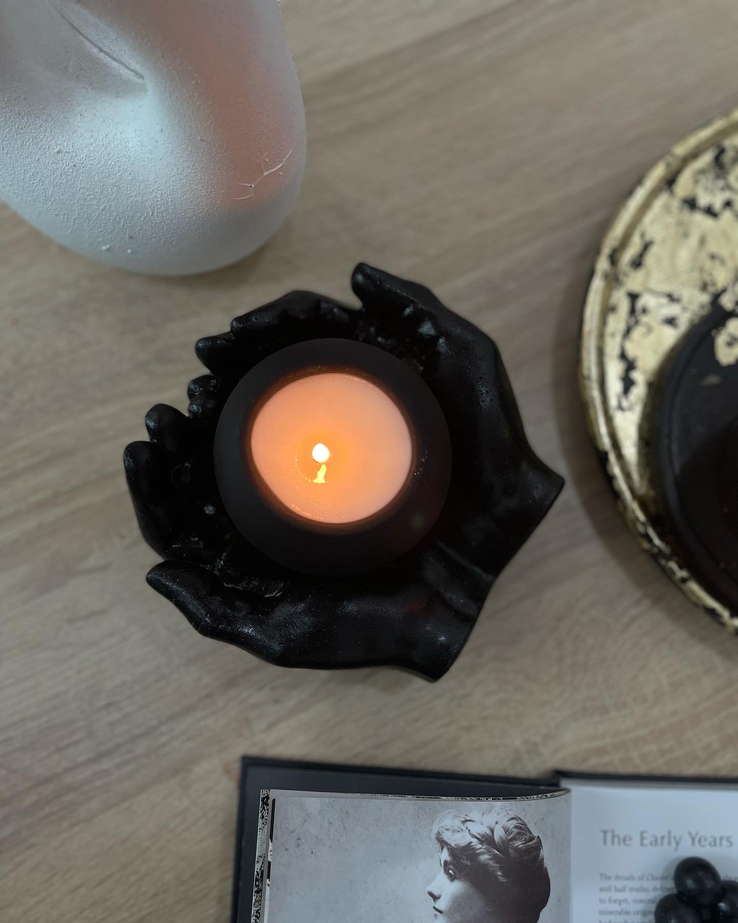 Hand Bowl Candle