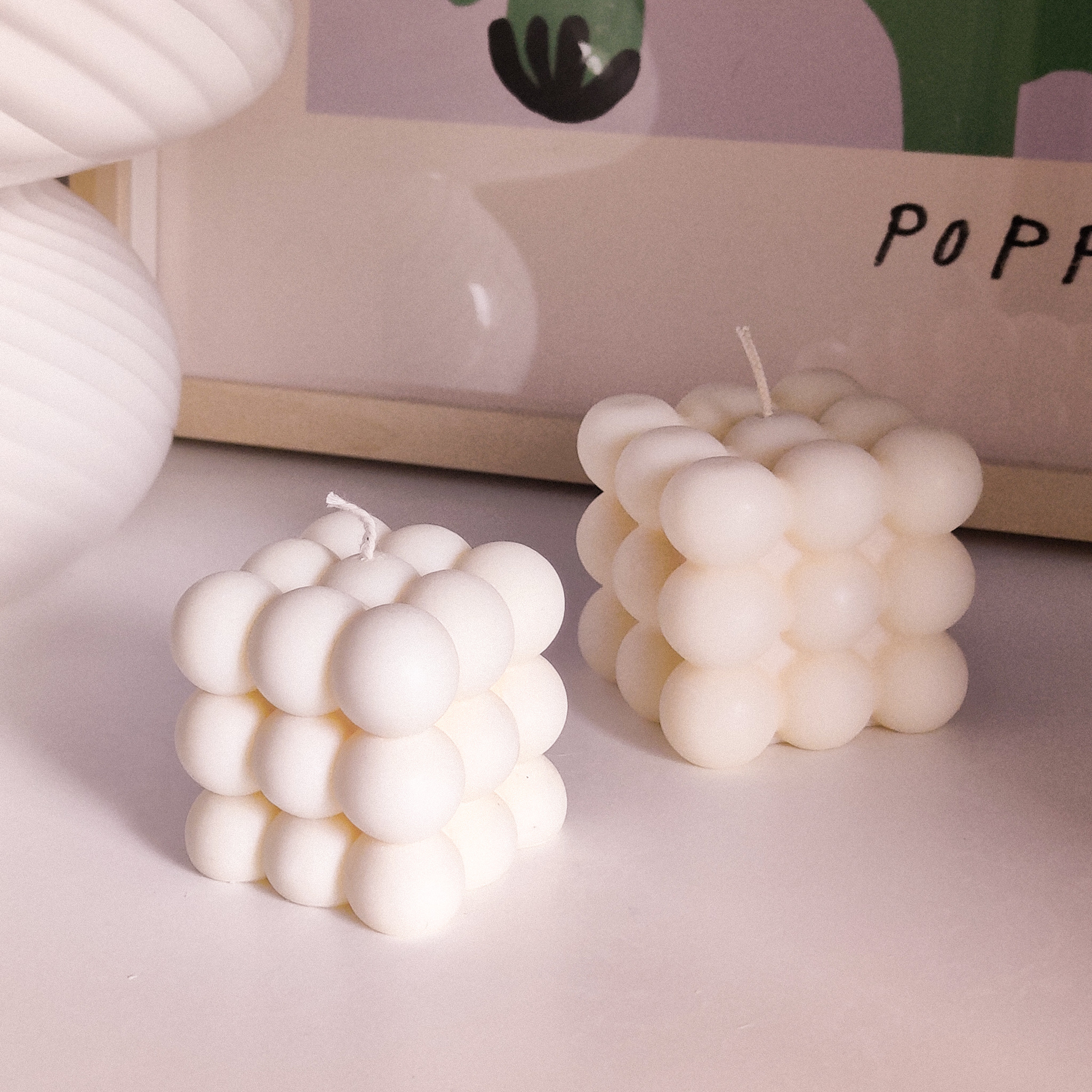 Medium bubbles candle