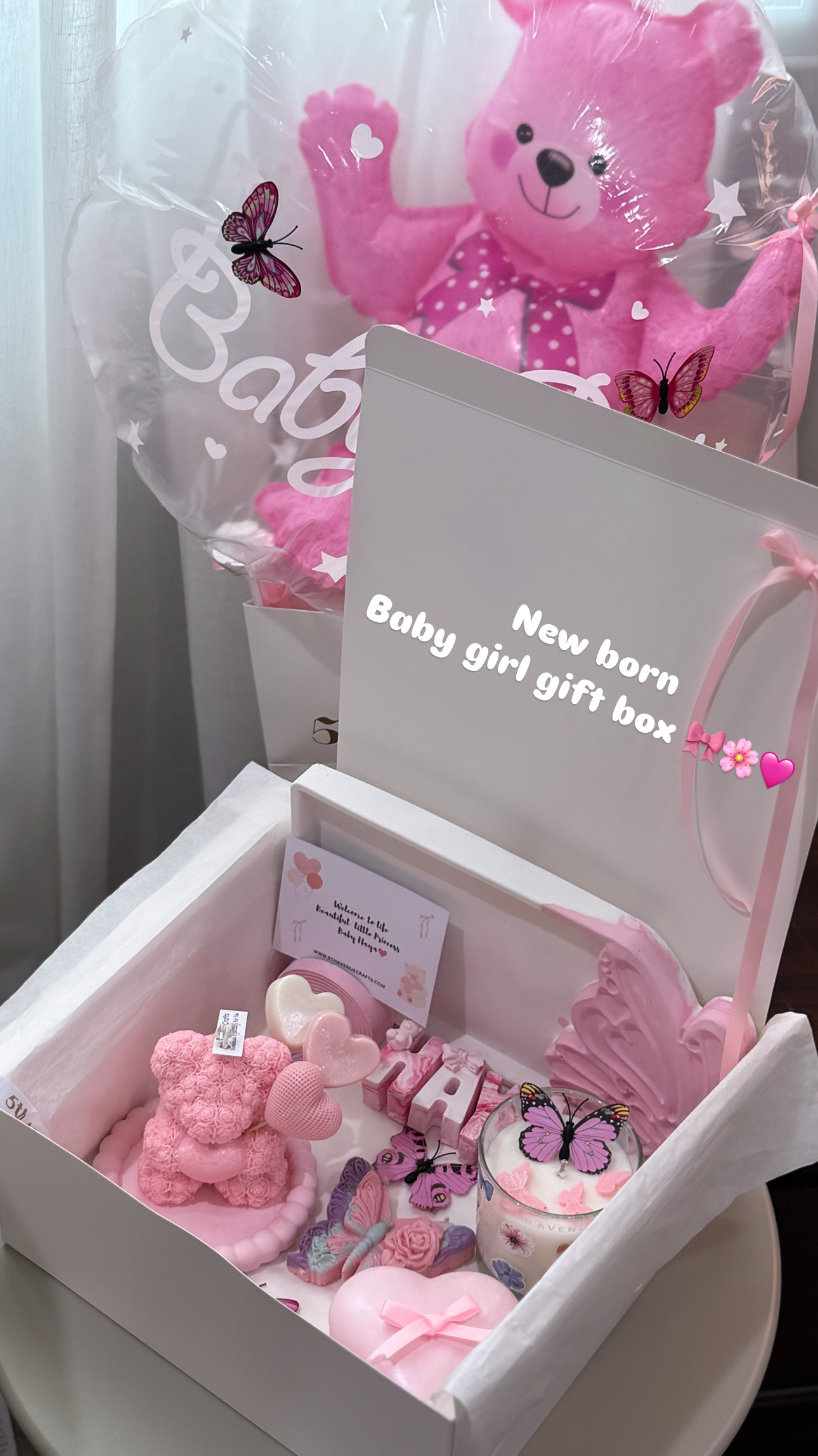 New born baby girl gift box