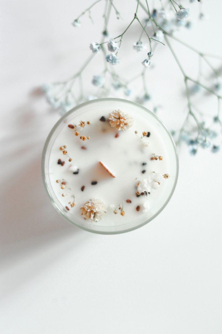 Blossom candle