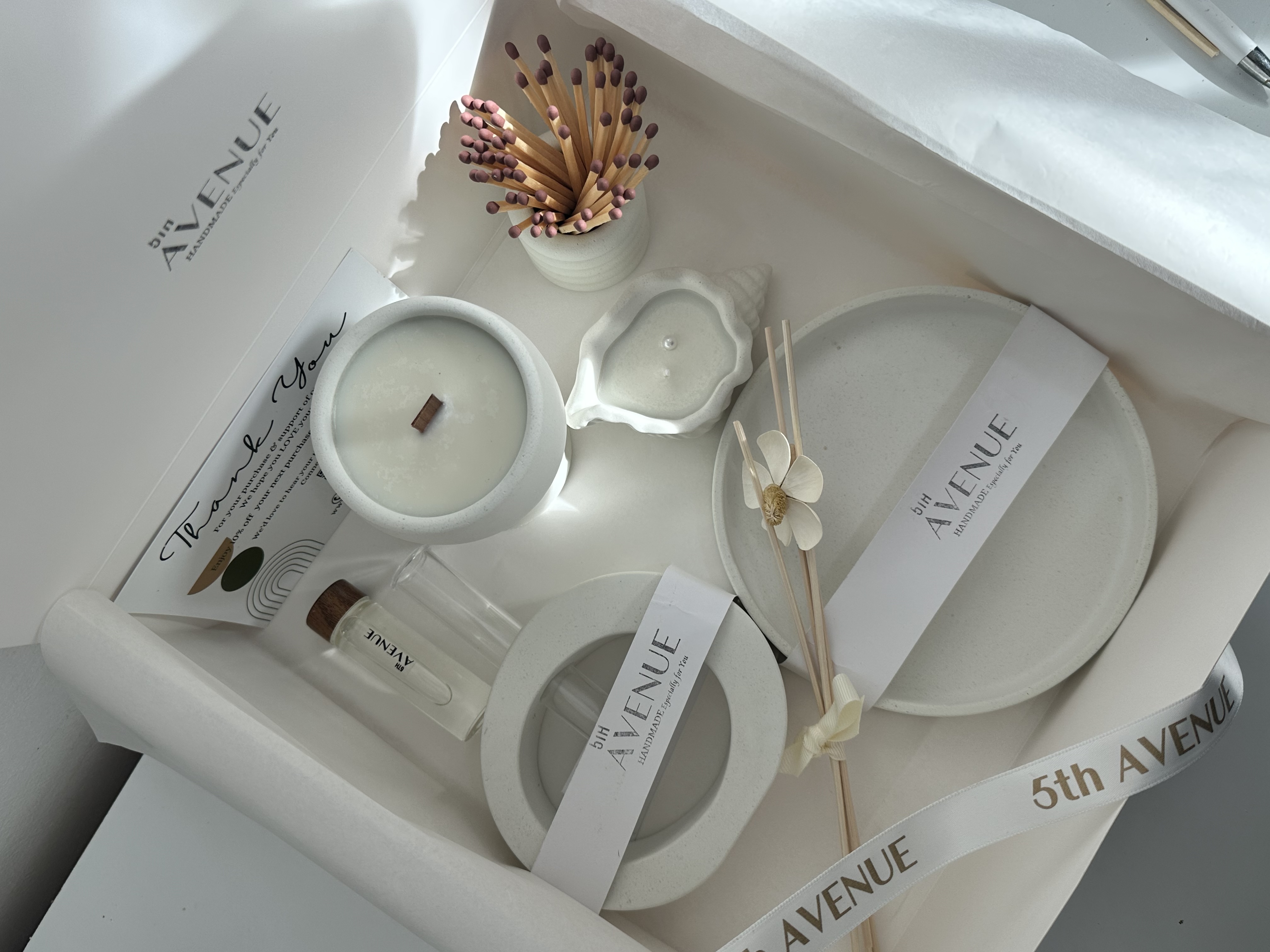 MINIMALIST BOHO BOX