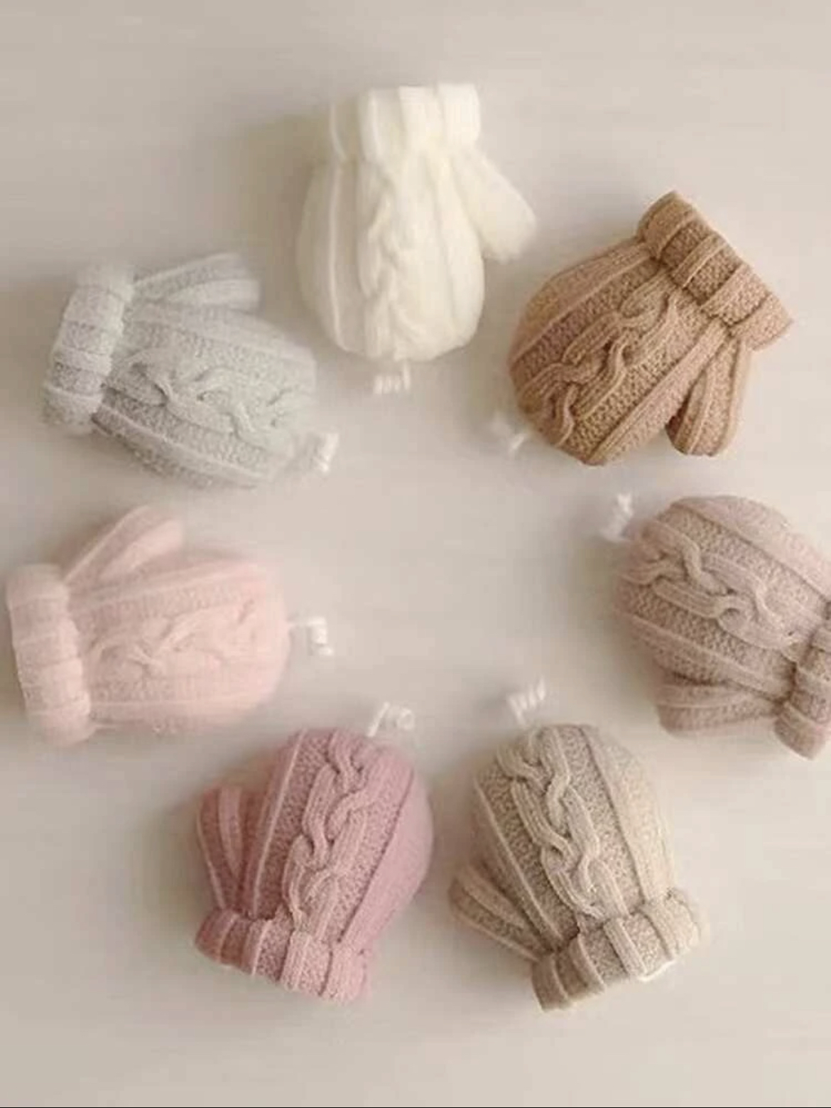 MINI WINTER GLOVE CANDLE