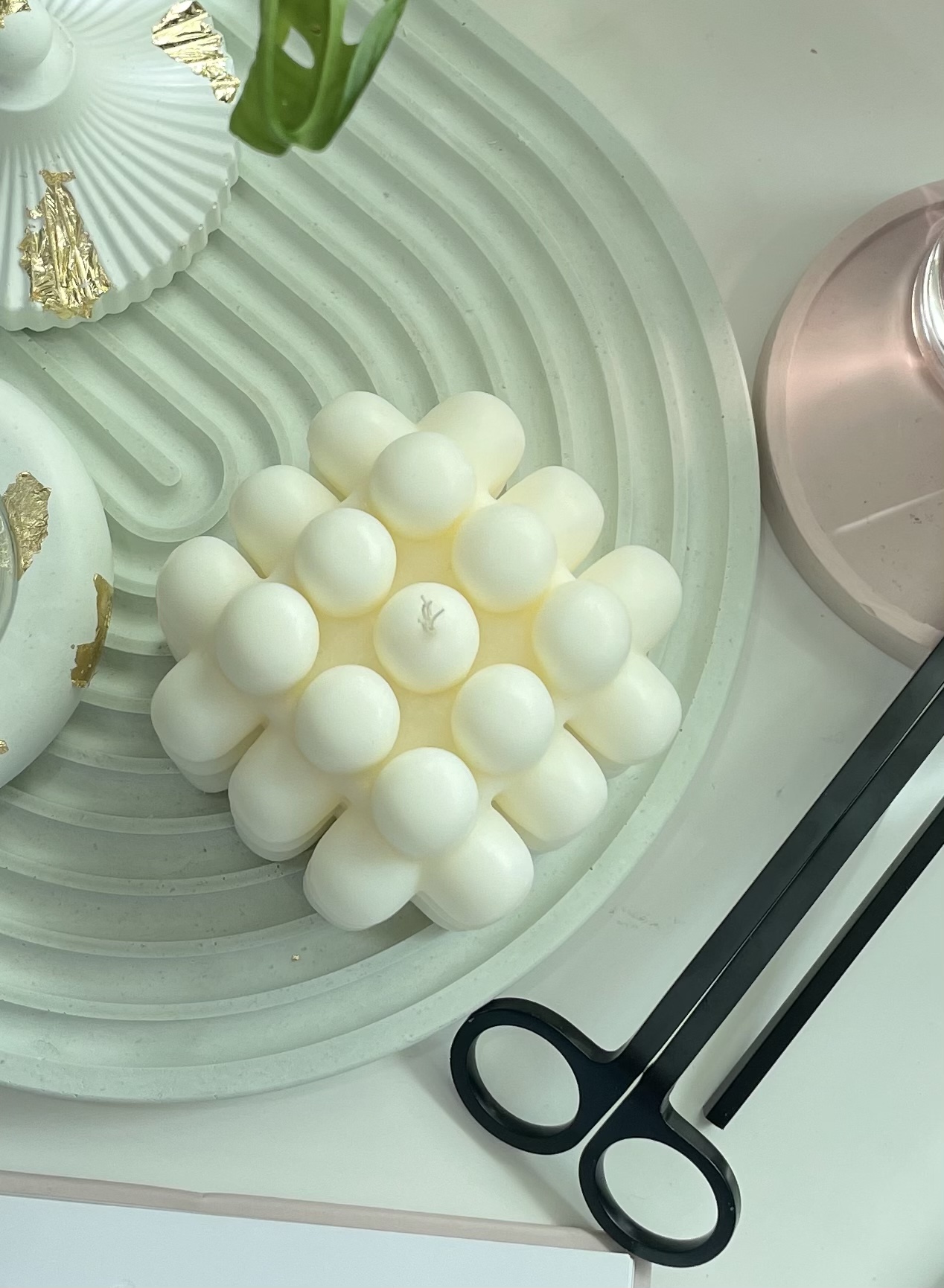 Irregular Bubbles candle