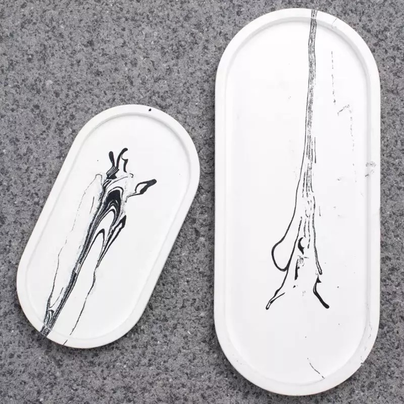 LARGE OVAL TRAY