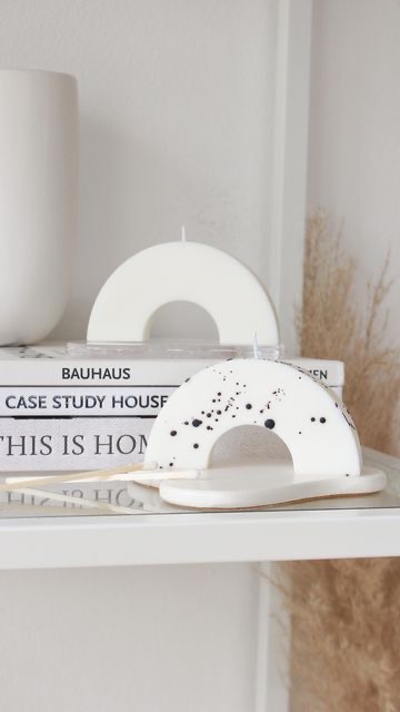 ARCH CANDLE