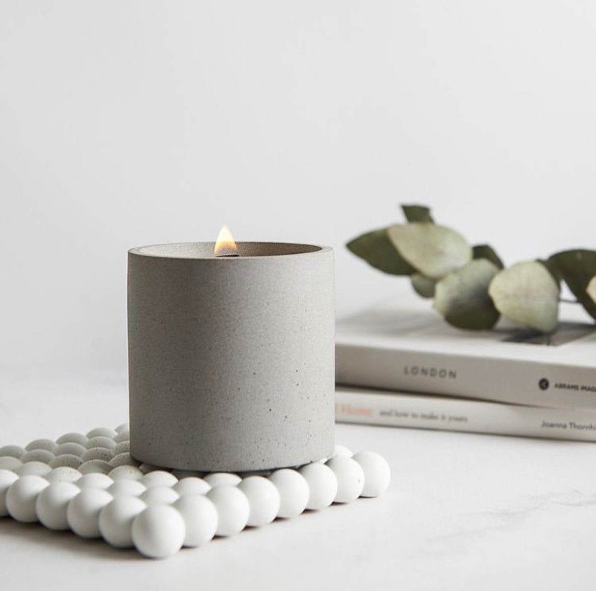 Stone jar with bubble coaster 